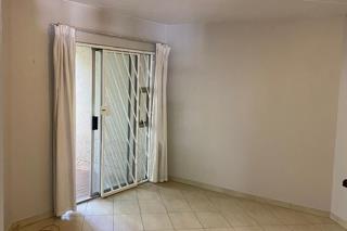 Flat for Sale in Bryanston (3) Flat for Sale in Bryanston (3)