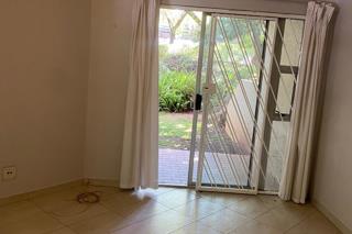 Flat for Sale in Bryanston (7) Flat for Sale in Bryanston (7)
